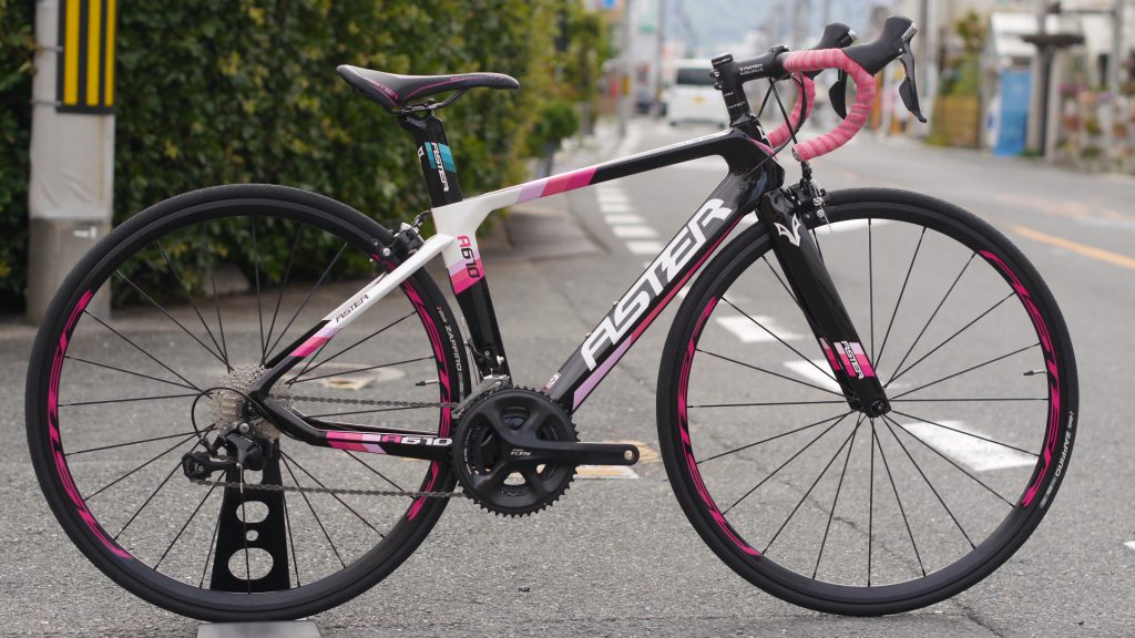 小柄の女性でもいけるカーボンエアロフレームロードバイク「ASTERBike・A610 」