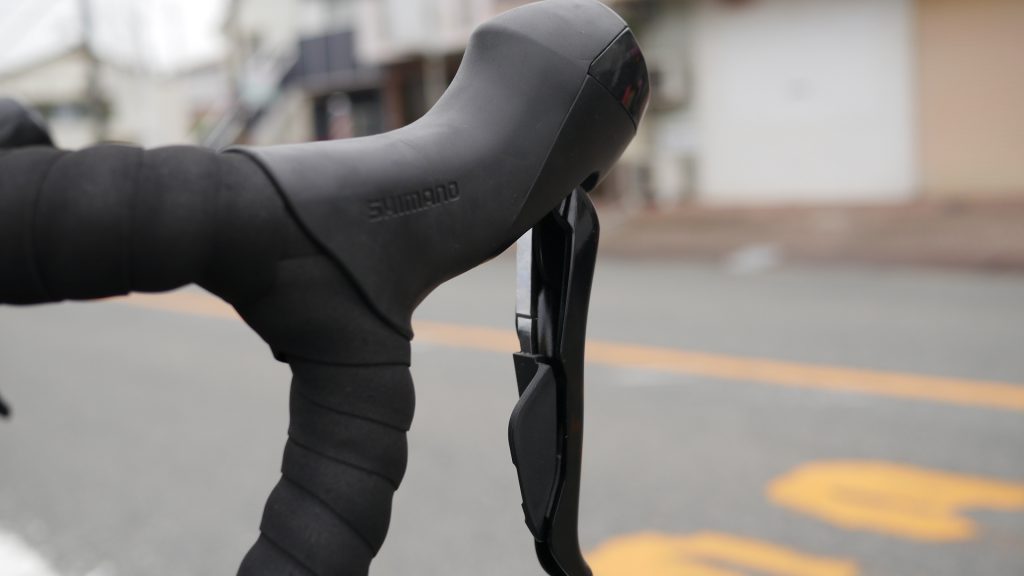 FELT「フェルト」・ディスクブレーキのカーボンロードバイク・105「VR5」