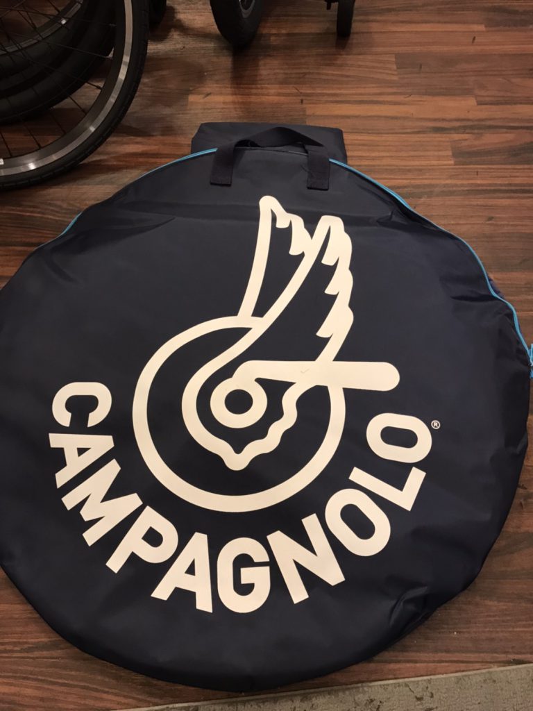 Campagnolo「カンパニョーロ」 /
SHAMAL ULTRA 「シャマル・ウルトラ 」 の
ホイール