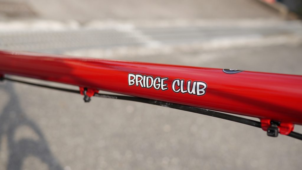 BRIDGE CLUB「ブリッジクラブ」
今回はグランドマザーリップ（レッドカラー）