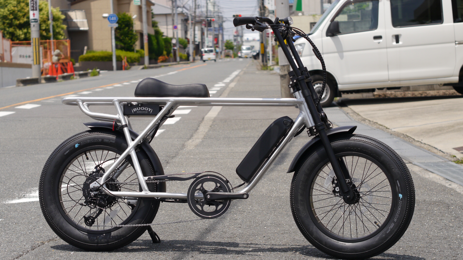 入荷情報 ファットタイヤの電動アシスト「BRONX Buggy」「ブロンクスバギー」ファットバイク P・シルバー | ブログ  「CycleFlower/サイクルフラワー」枚方市の自転車屋さん