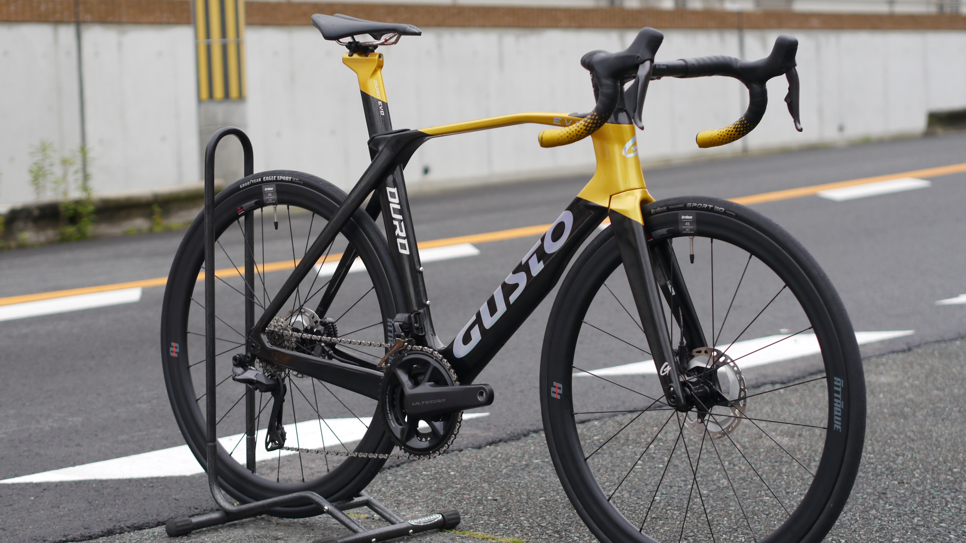 GUSTO DURO EVO Disc 105 Di2 12速 カスタム品（2024年モデル